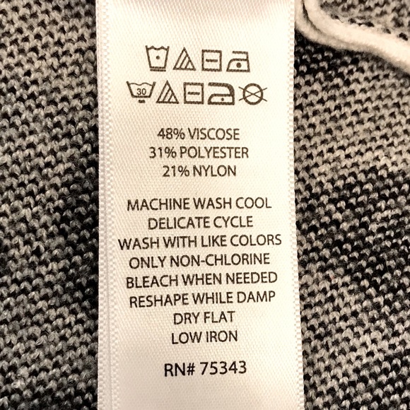 Leopard Print Sweater - Vintage - 3/4 Sleeves, Mock Turtle Neck, Tahari  Small - Picture 6 of 6